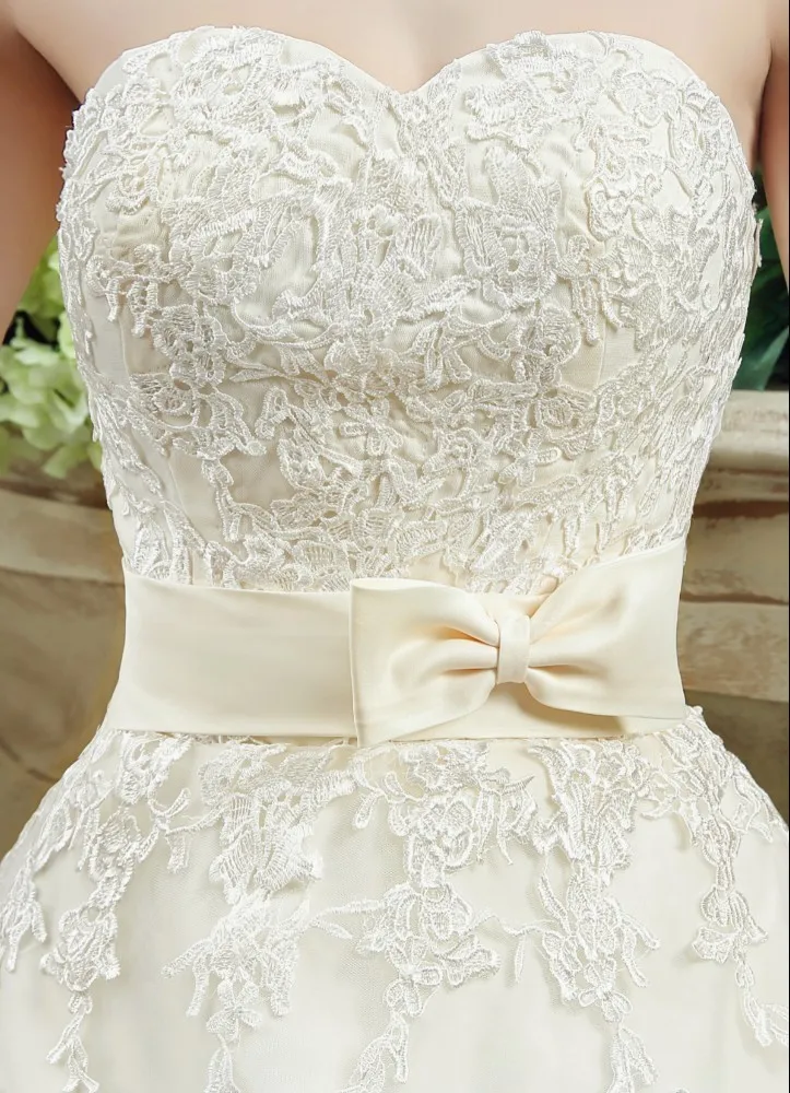 Свадебное платье Vivian's Bridal 2018 милое светло кремовое белое атласное свадебное