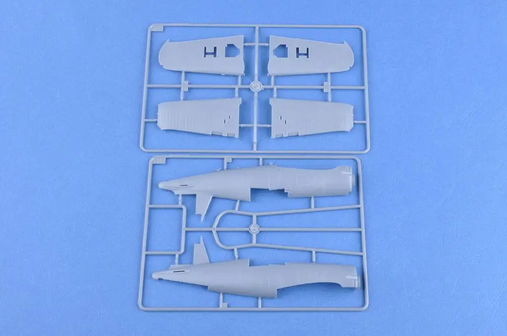 Hobbyboss 1/48 80392 F4U 7 Corsair|Наборы для сборки моделей| |