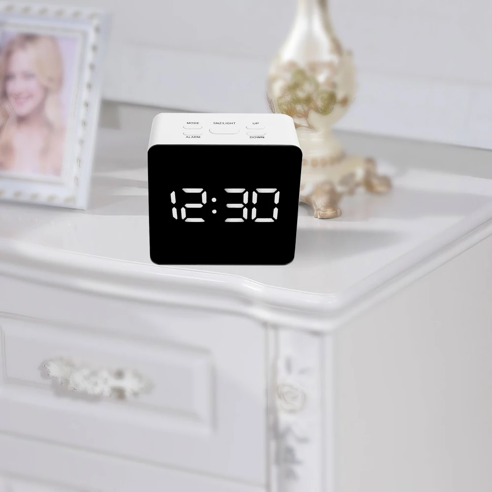 HOOMIN Digital LED Display Desktop Clock Thermometer USB & Battery Operated Table Alarm Clocks Mirror with Snooze Function | Дом и сад
