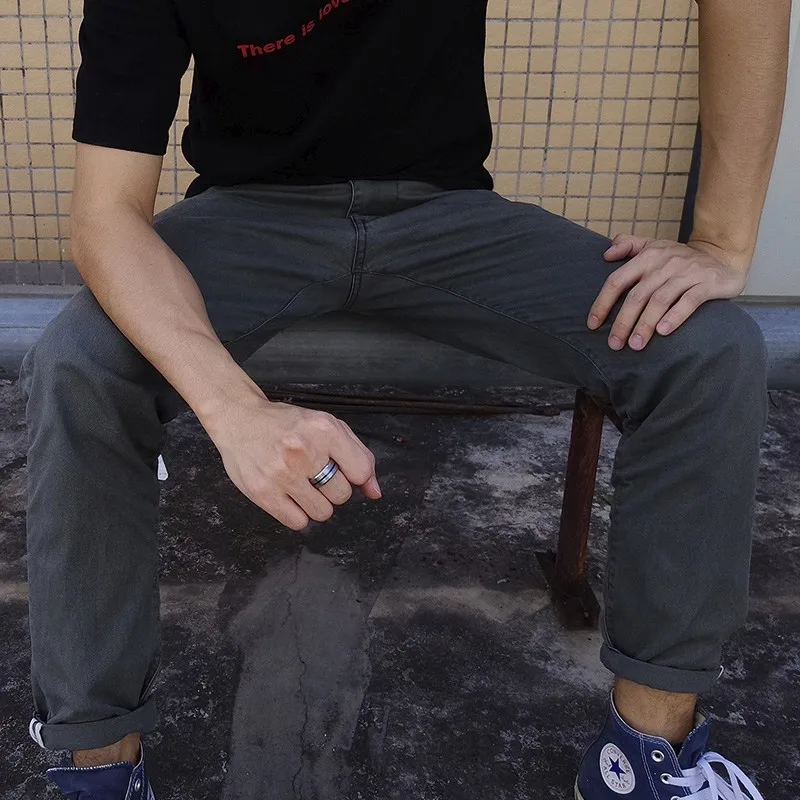 Мужское кольцо со скошенным синим желобом из нержавеющей стали 8 мм | Украшения и