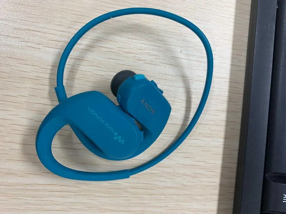 Б/у (не новая) водонепроницаемая гарнитура SONY для плавания бега MP3-плеера