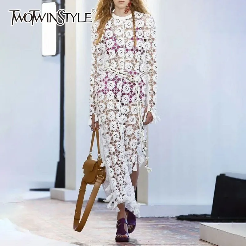 Женское кружевное платье TWOTWINSTYLE вечернее ажурное до щиколотки с длинным рукавом