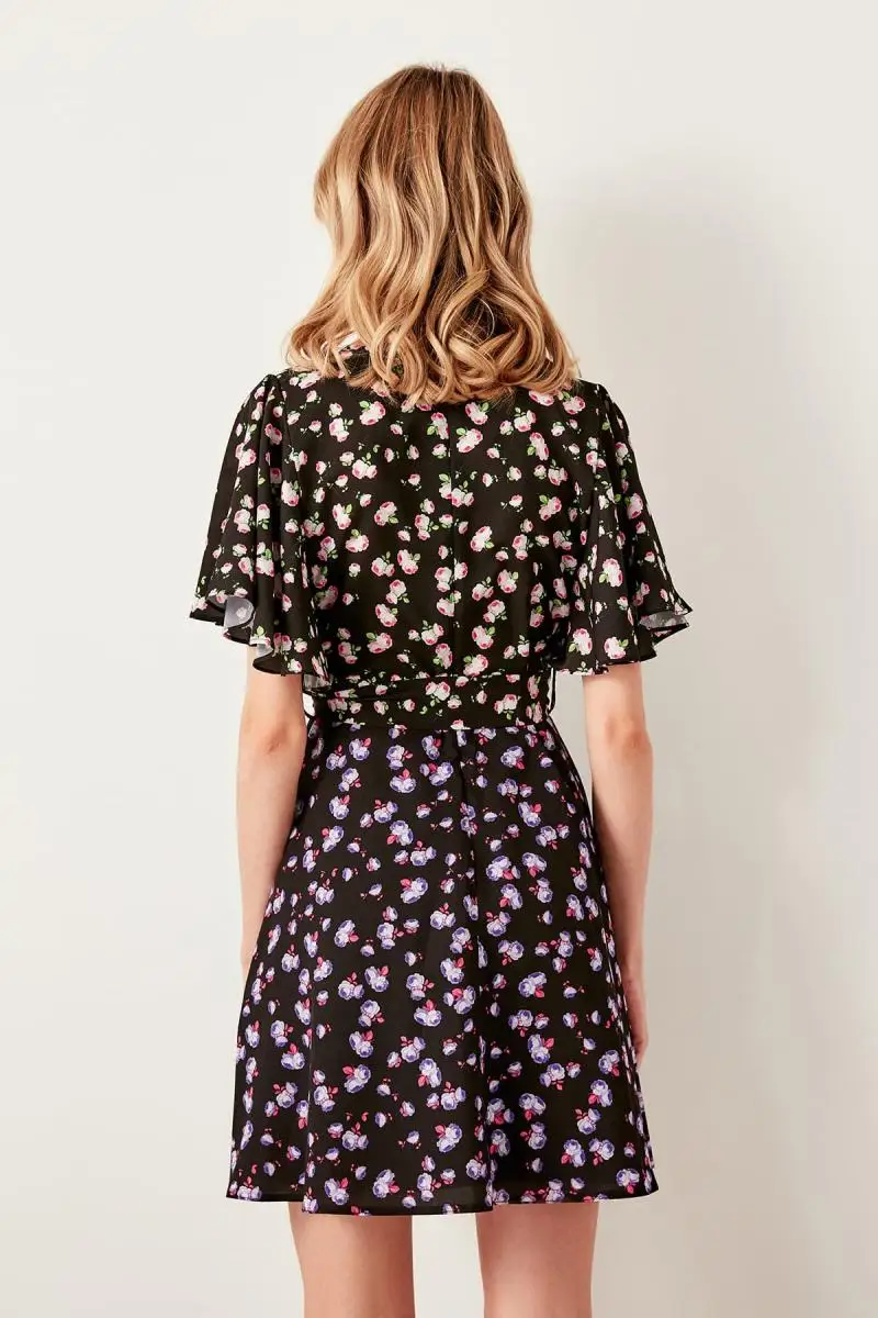 Trendyol черное платье с рисунком TWOSS19LJ0132|Женские платья| |