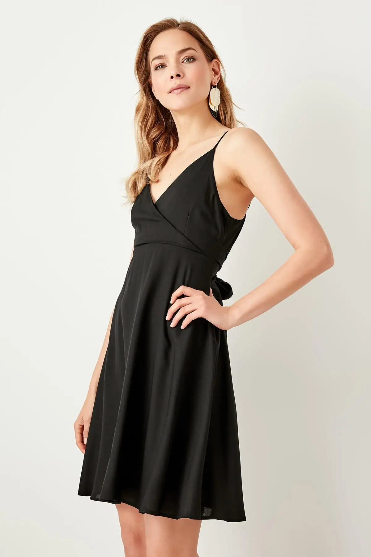 Trendyol черное платье со шнуровкой TWOSS19EH0069 | Женская одежда
