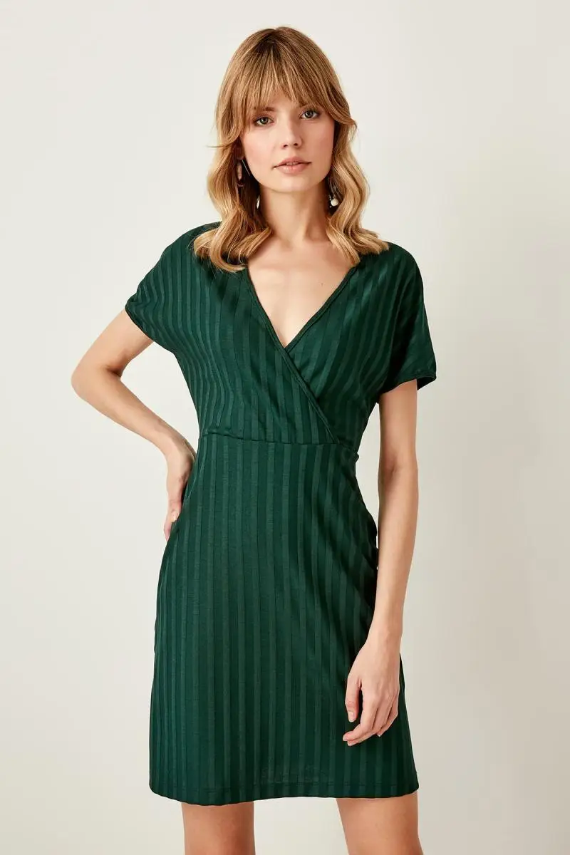 Trendyol зеленое двубортное трикотажное платье TWOSS19XM0119|Женские платья| |