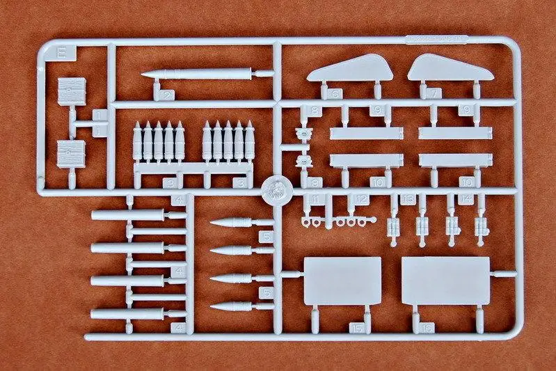 Немецкий стуляр Trumpeter 1/35 00350 12 8 см L/61|Наборы для сборки моделей| |