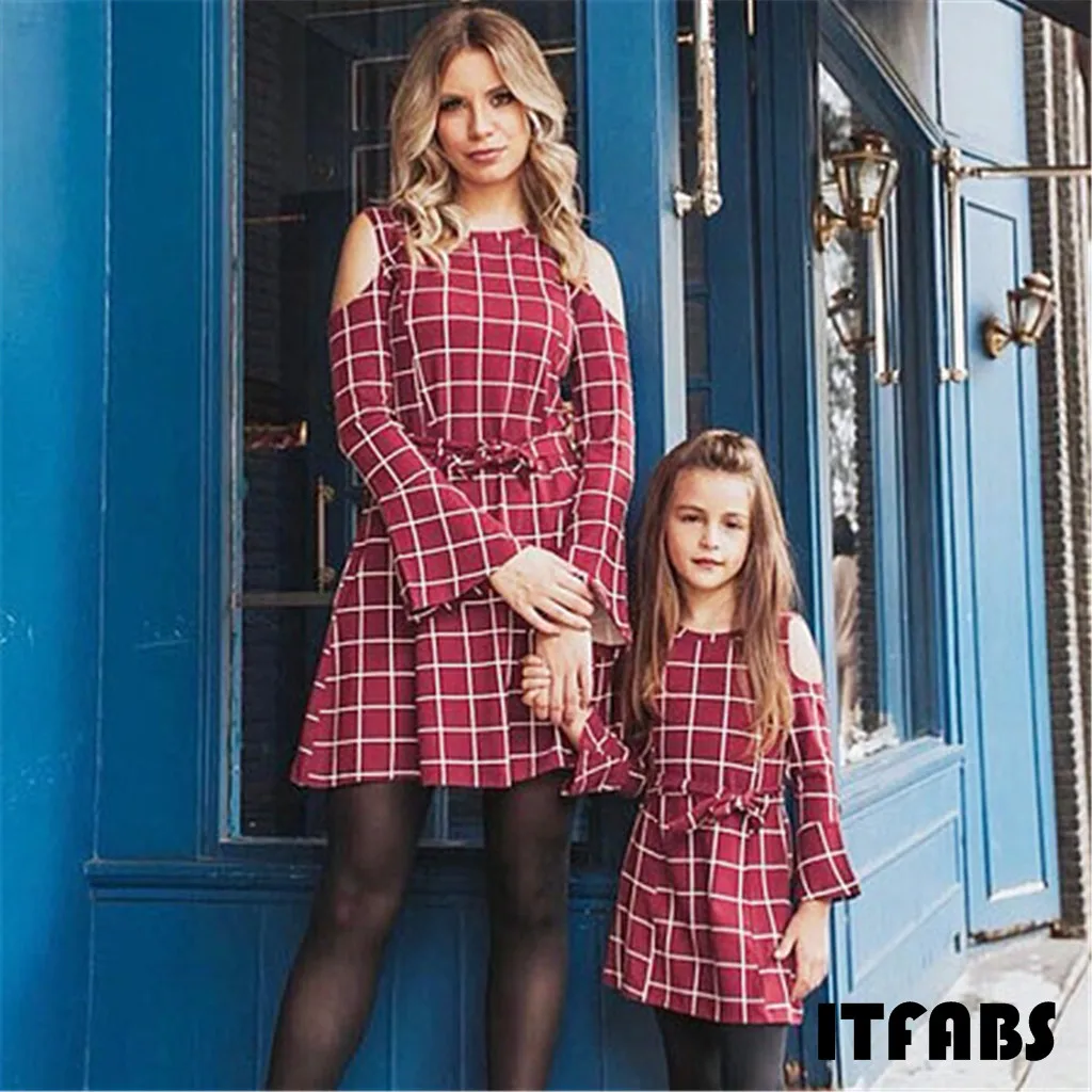 Family Matching Clothes Dress Mother and Daughter Women Cold Shoulder Girls Round Neck Red Plaid Dresses Costume 1PC | Мать и ребенок