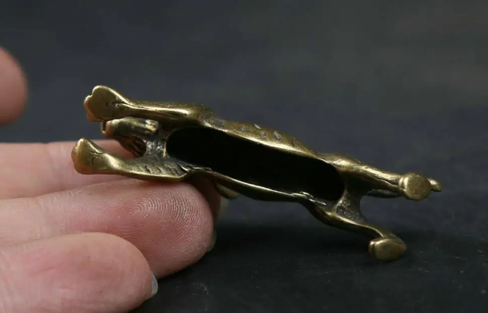 

Small Curio China Bronze Lovable Zodiac Animal Tiger Wealth Statue Pendant