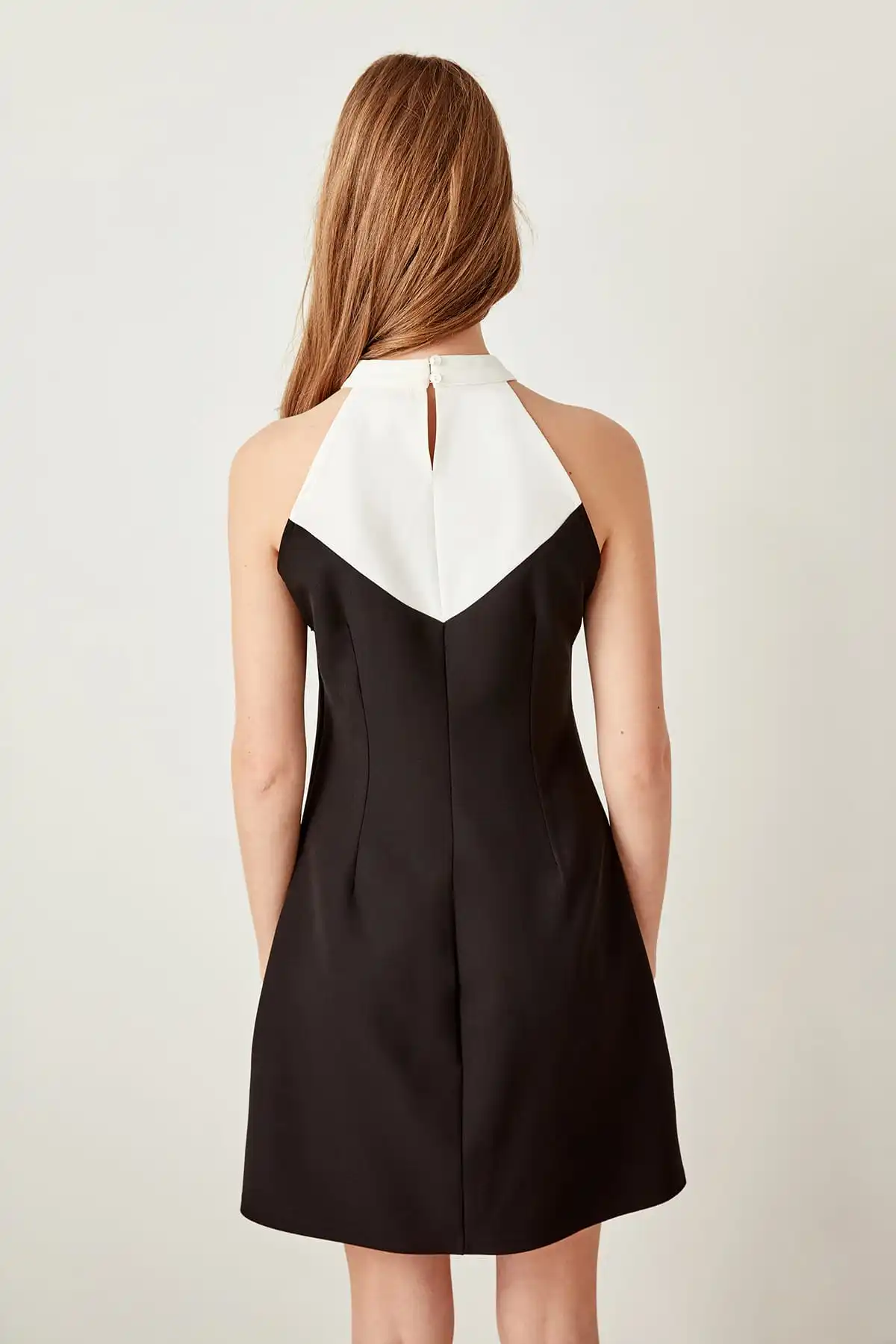 Trendyol черное платье с цветными блоками TWOSS19BY0028|Женские платья| |