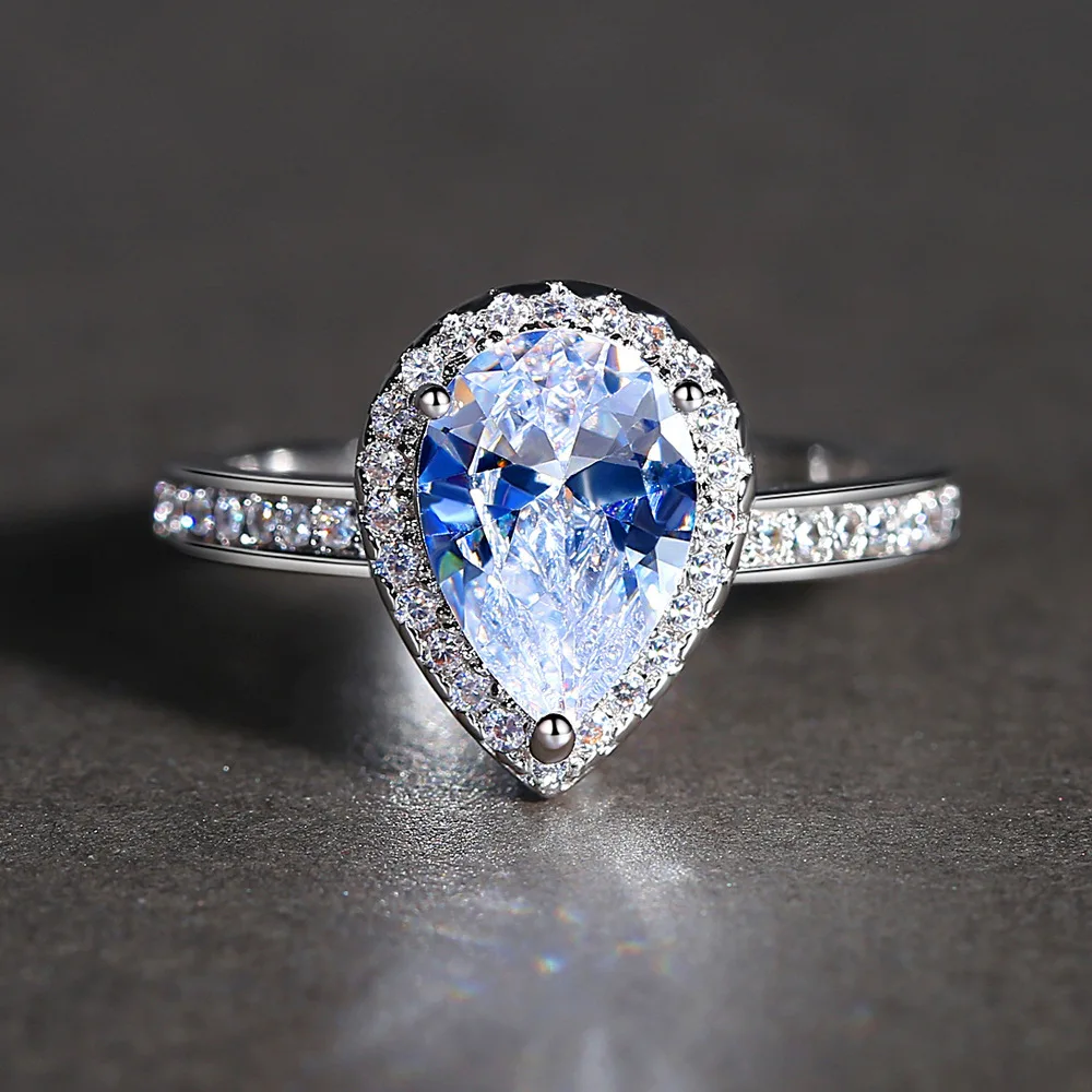 Женское романтическое кольцо в форме сердца серебряное с цирконием обручальное