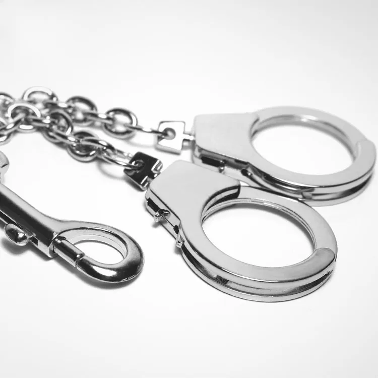 Брелок наручники в стиле панк с пряжкой для мужчин и женщин металлические