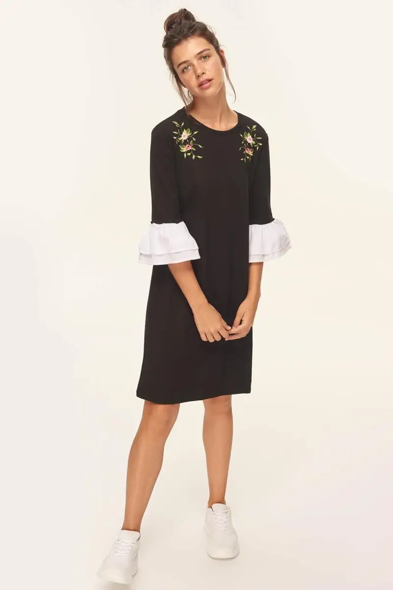 Trendyol черное трикотажное платье с вышивкой TCLSS18VG0018|Женские платья| |