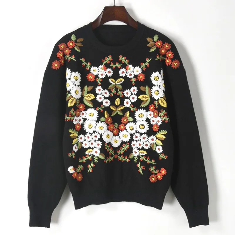 Autumn and winter new fashion retro hand embroidery chrysanthemum sweater women's head | Женская одежда