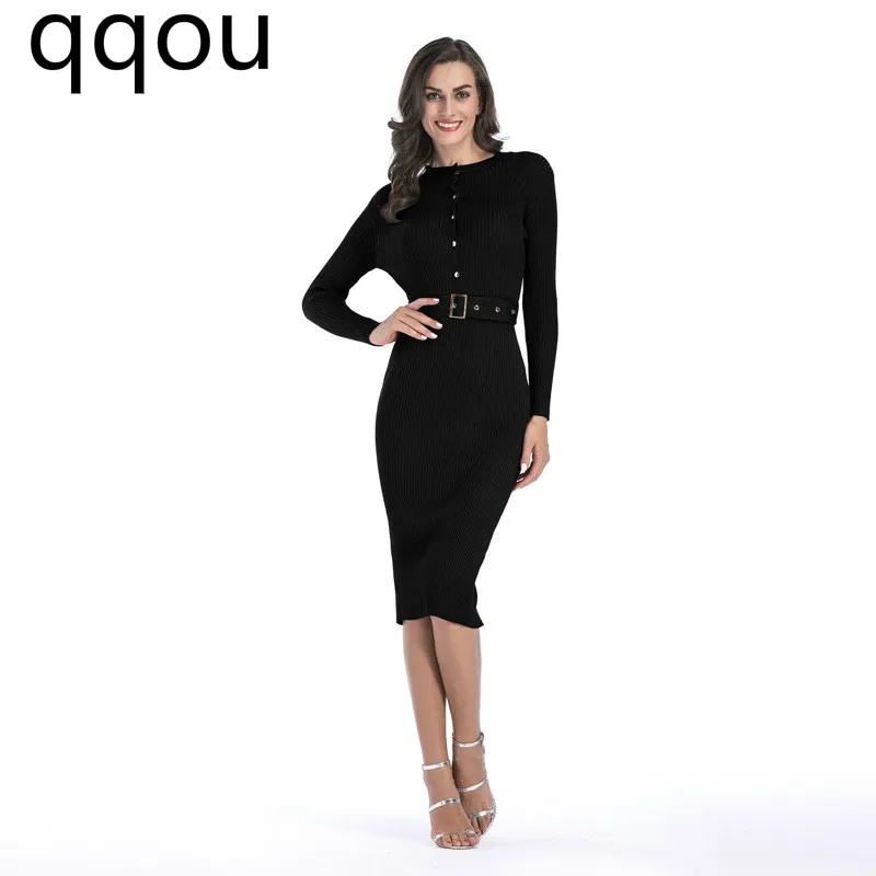 Женское трикотажное платье с пуговицами на груди однотонное облегающее ремнем и