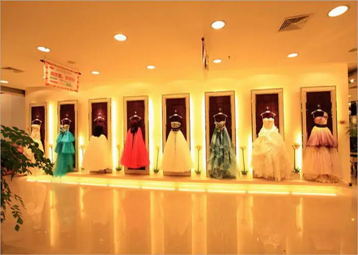 

Simple V Neck Floor length Court train Organza Applique Beaded wedding dresses Real picture