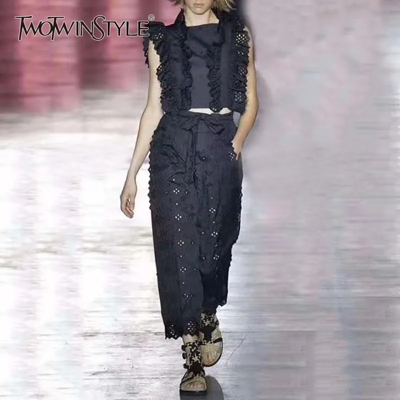 TWOTWINSTYLE выдалбливают Женский костюм из двух предметов короткий рукав кроп Топы