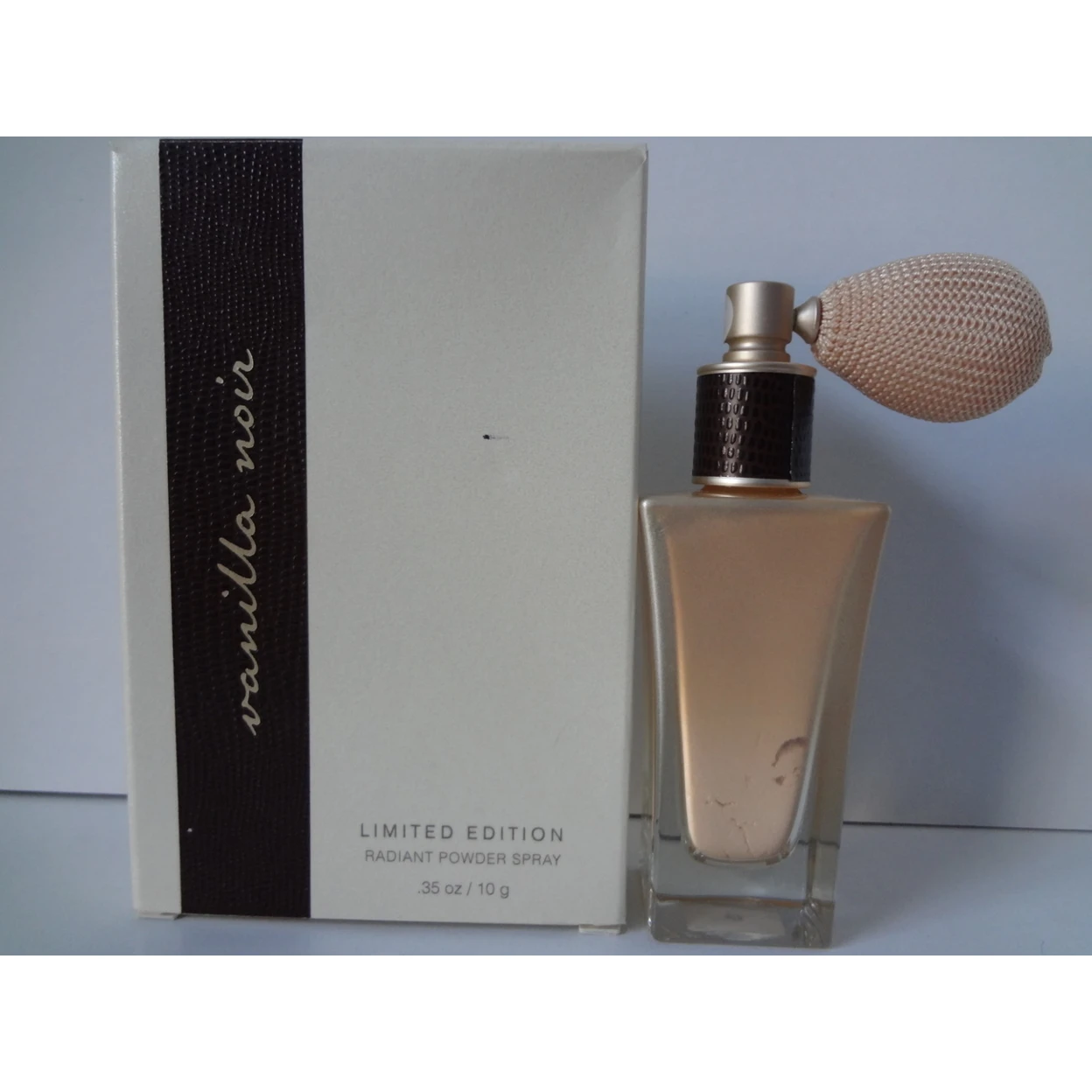 Bath & Body Works Vanilla Noir Limited Edition Radiant Powder Spray .35 oz / 30 |