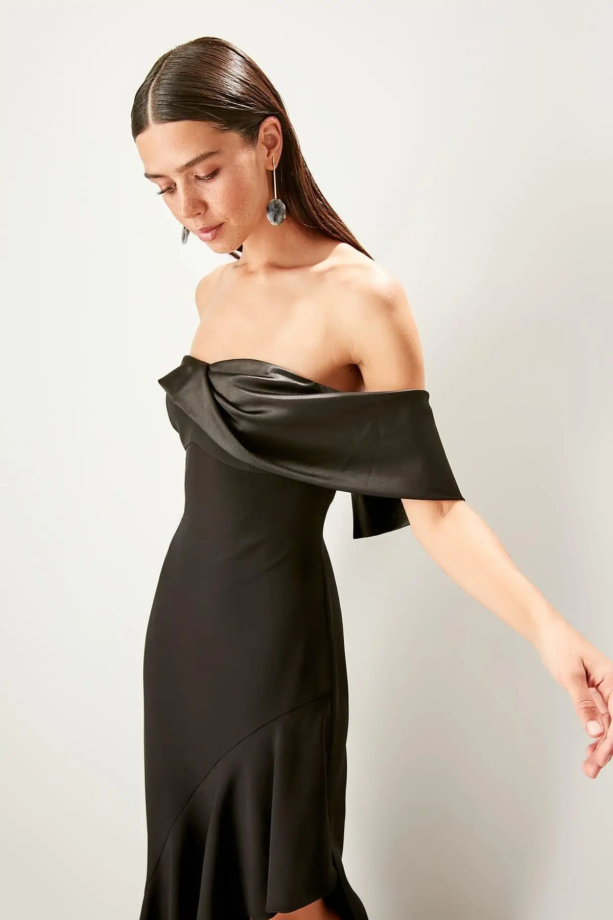 Trendyol черное платье с маховиком TPRSS19DE0039|Женские платья| |