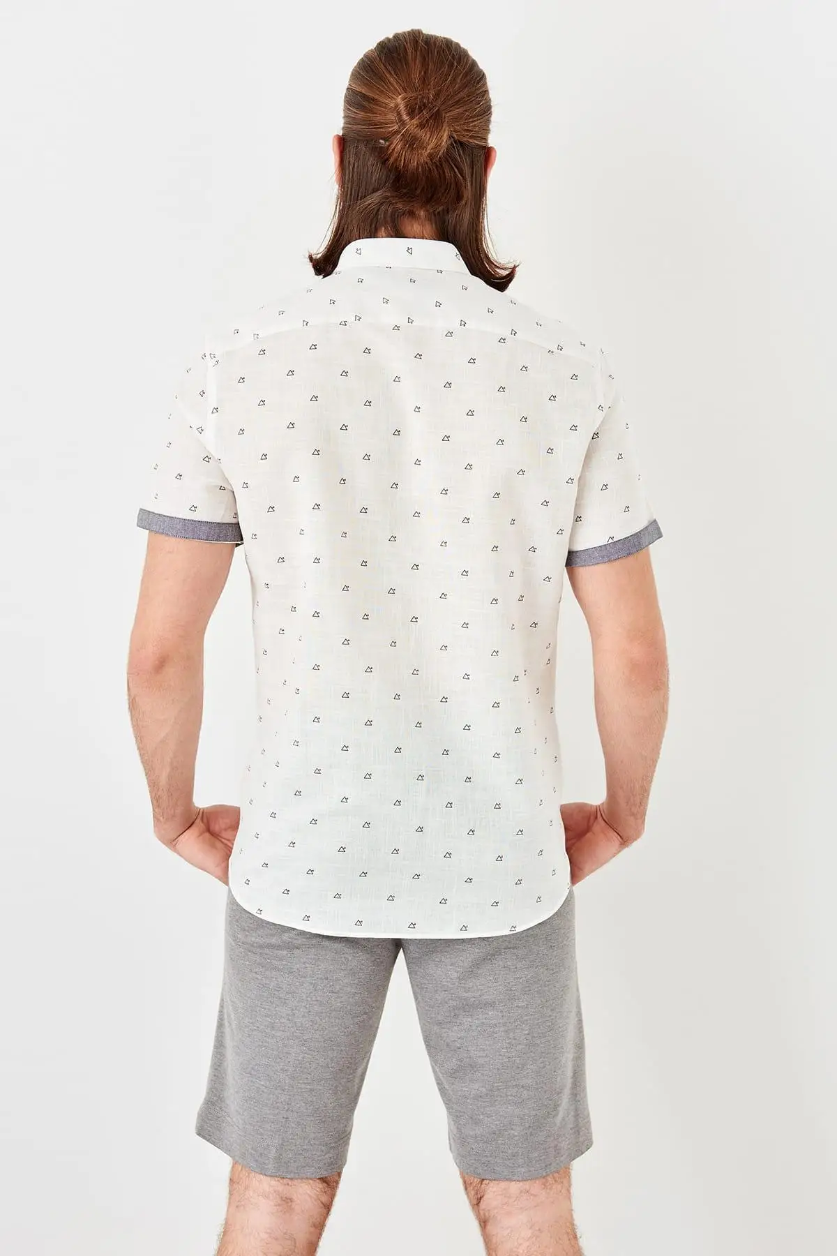 Trendyol New White Male Pattern Short-Sleeve Slim Fit Shirt TMNSS19FO0043 |