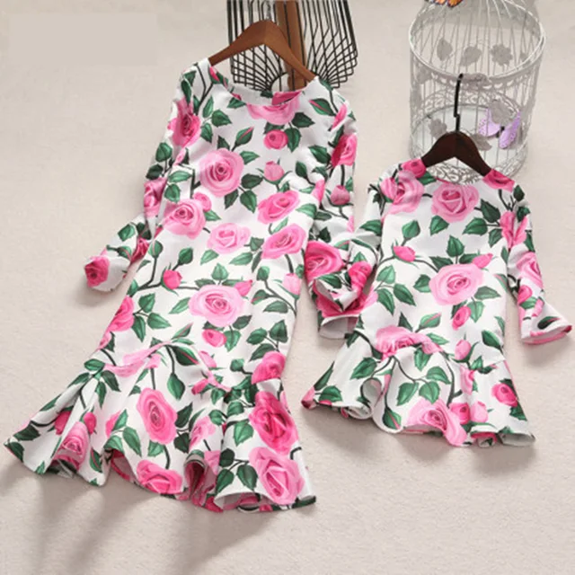 Mother Daughter Dresses Fashion Floral Print Half Sleeve Mommy And Me Clothes Family Matching Outfits Knee-length Dress 2