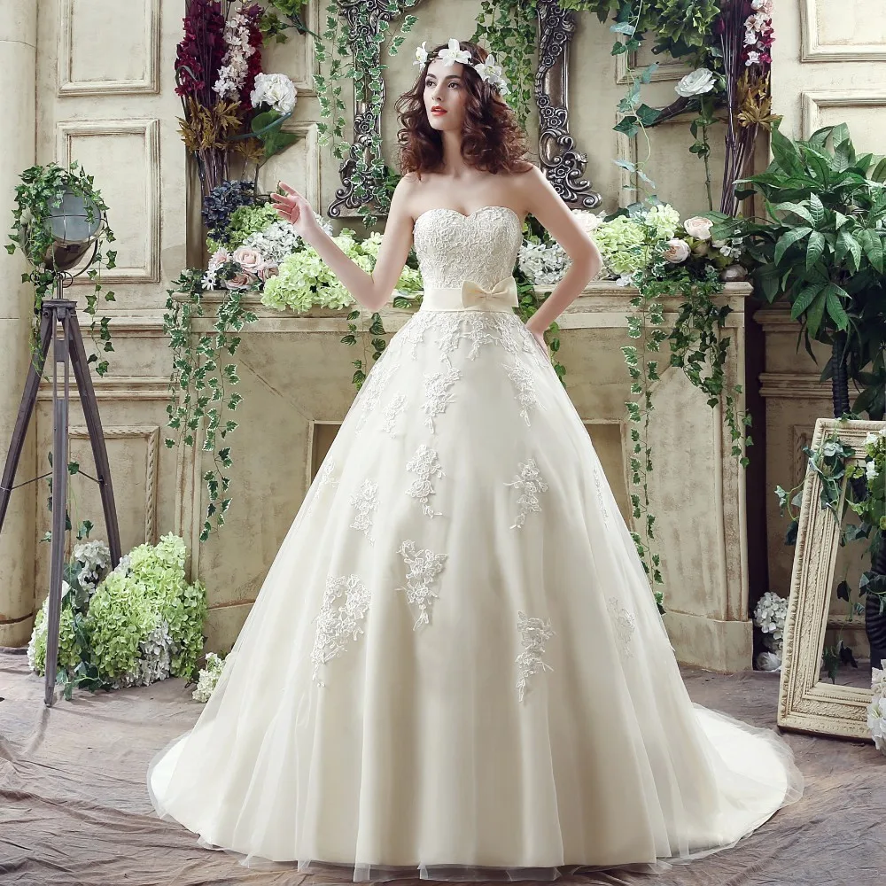 Свадебное платье Vivian's Bridal 2018 милое светло кремовое белое атласное свадебное