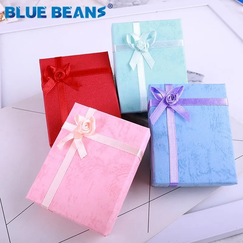 Подарочная коробка для украшений колье сережек колец бумажная органайзер