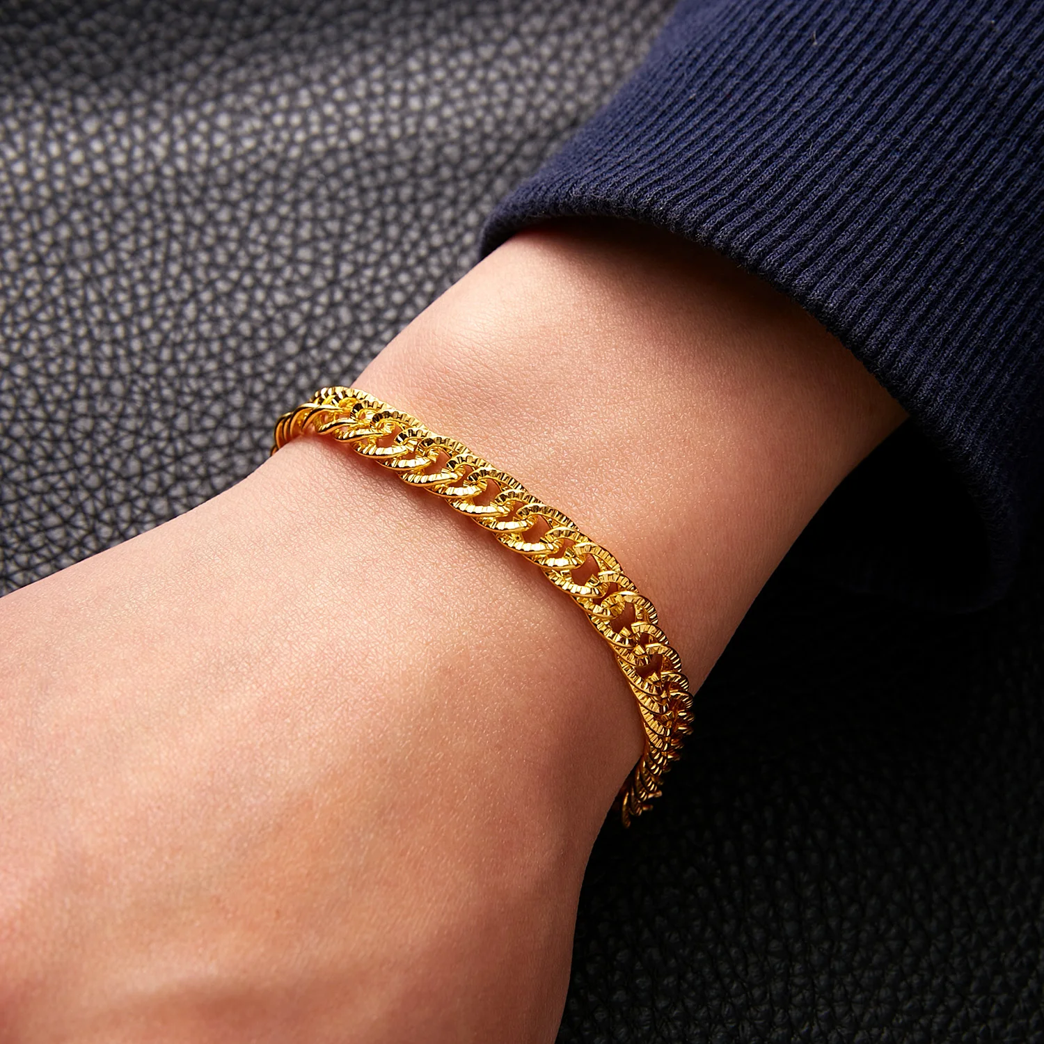 

High Grade Bracelet Women Men Gold Color Fashion Bracelet Charm Snake Chain Bangles Personality Hip Hop Jewelry Wholesale