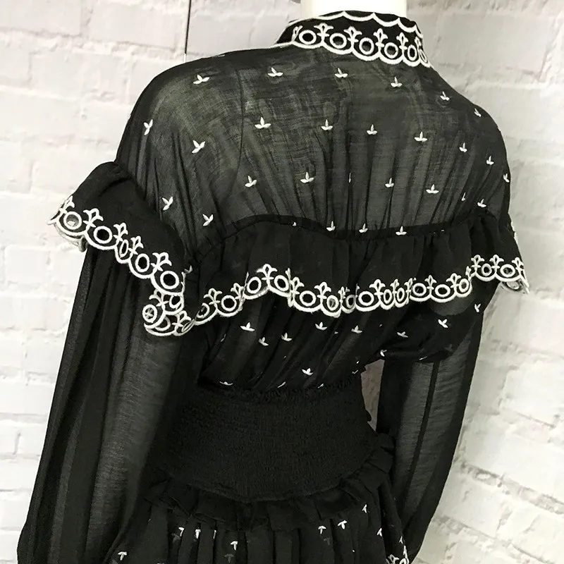 Комплект из двух предметов TWOTWINSTYLE мини юбки с высокой талией и рукавами