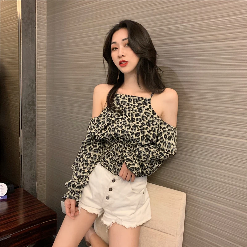 EWQ 2019 Spring Women's Sexy Strapless Long Petal Sleeve Shirt Chic Female Slash Neck Sling Blouse Leopard Print HD758 |