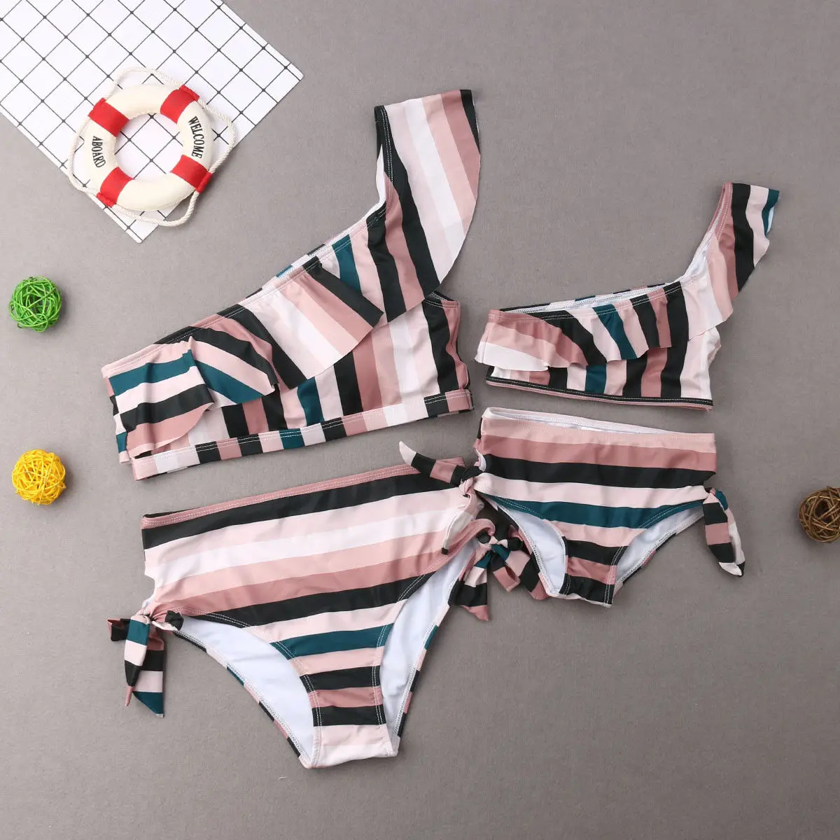 Family Matching Swimwear Mother Father Daughter Boys Off Shoulder Ruffles Stripe Bikini Sets Swimsuit | Мать и ребенок
