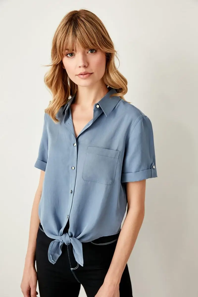 Trendyol Mavi Кнопка деталь Bluz TWOSS19ST0030 |