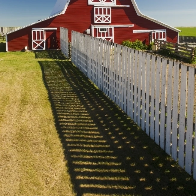 Red Barn With Fence Near Lake Alma Saskatchewan Poster Print (11 x 18) | Дом и сад