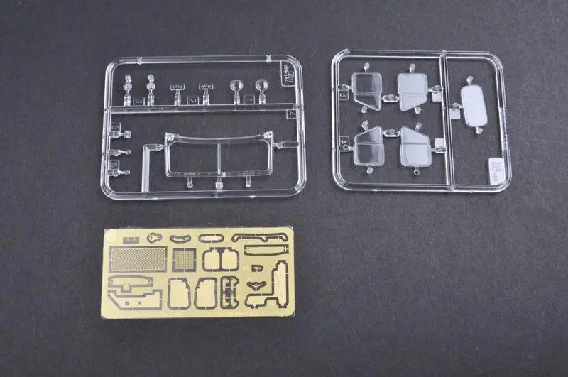 Вездеход Trumpeter 1/35 02327 UAZ-469 | Игрушки и хобби