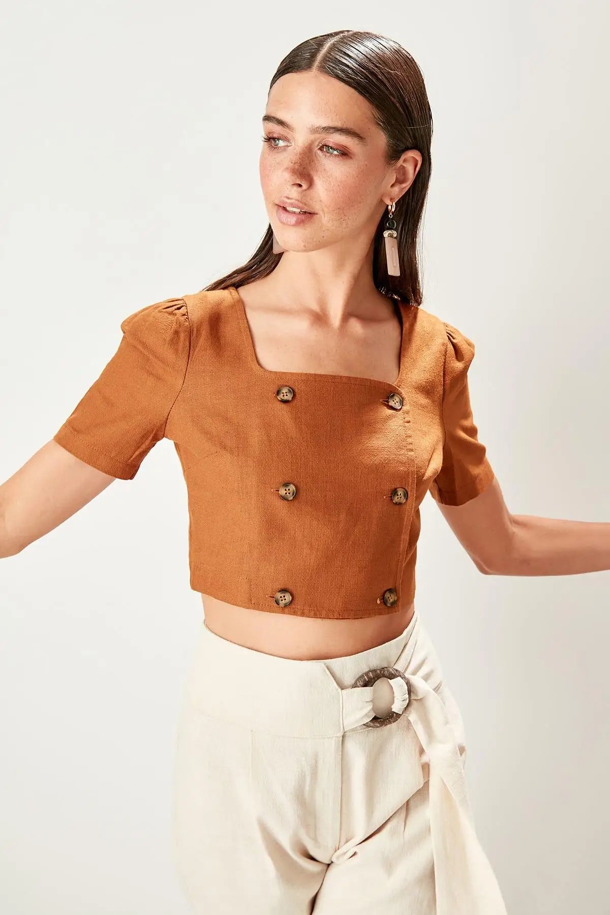Trendyol верблюжья Кнопка деталь Bluz TWOSS19IE0061 |