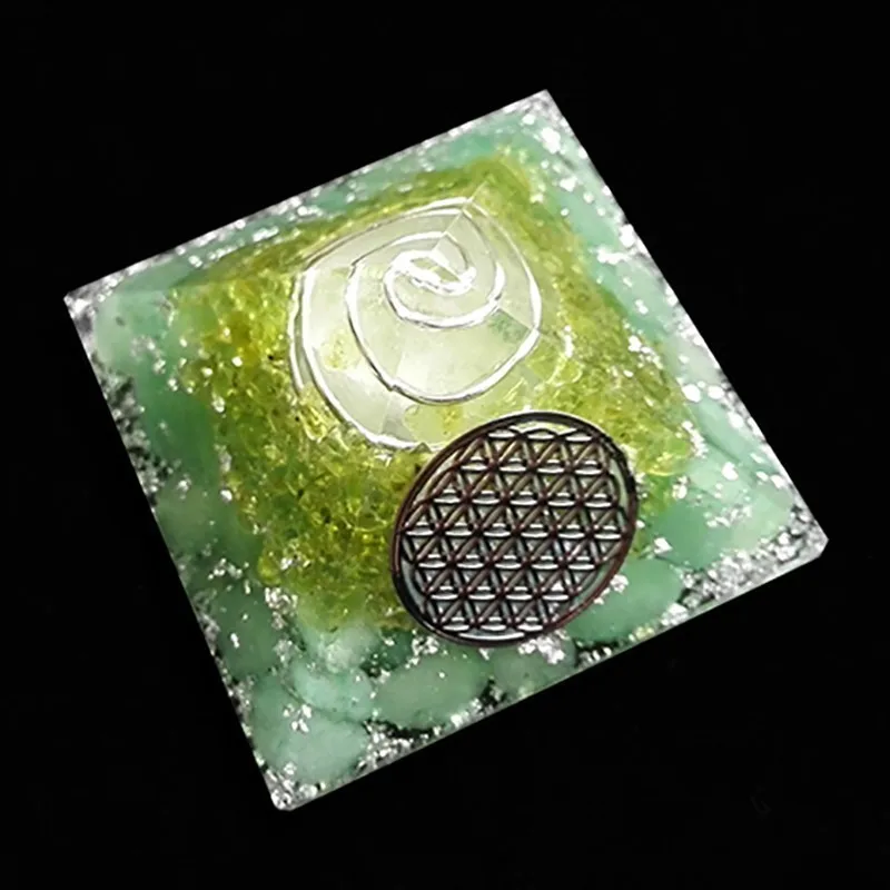 AURA REIKI Anahata Orgonite Aura Crystal Pyramid Peridot Energy Pyramid Chamuel Flower Of Life 9cm Family Decoration Pyramid