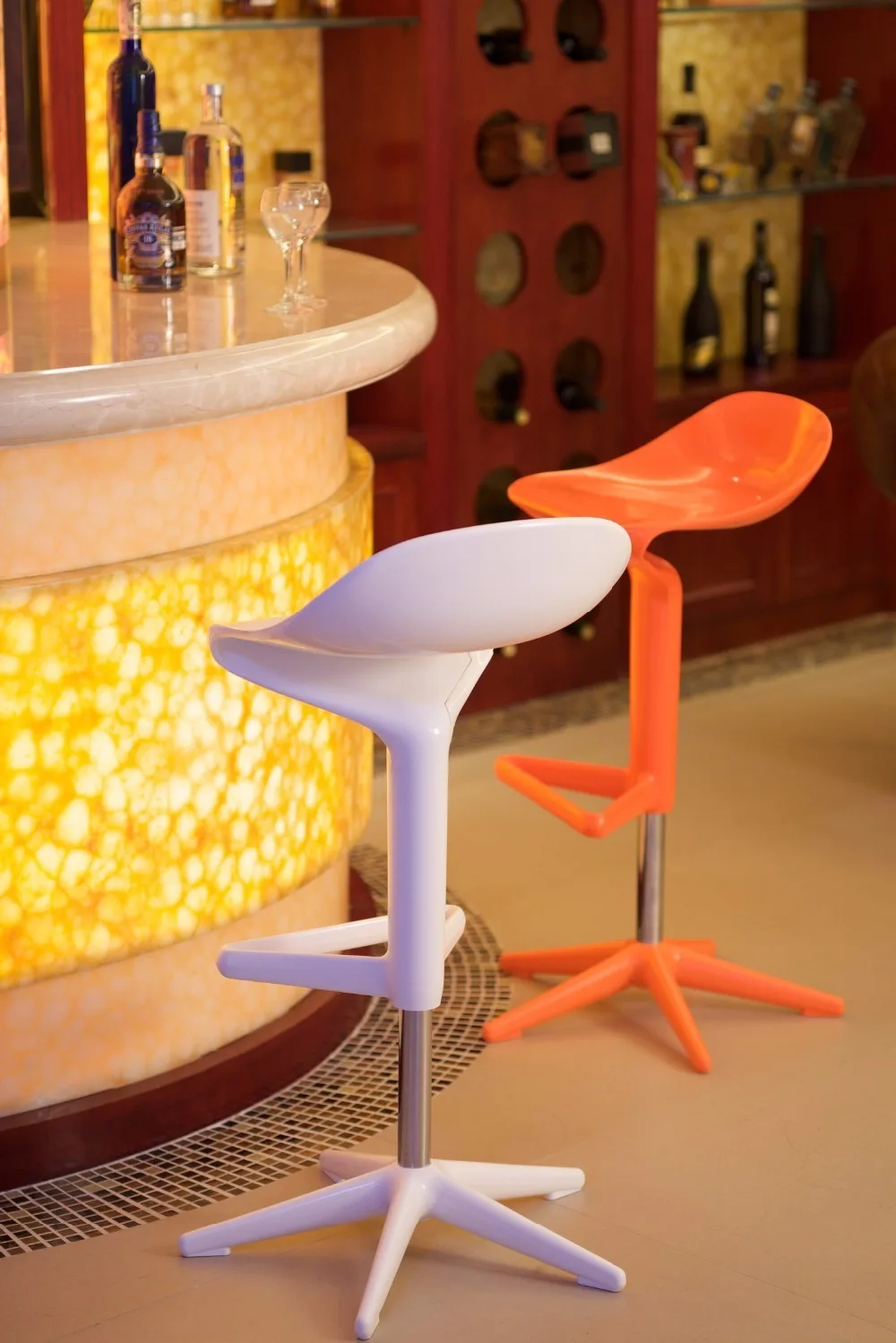 Популярный современный дизайн красивый крючок стул пластиковый высота