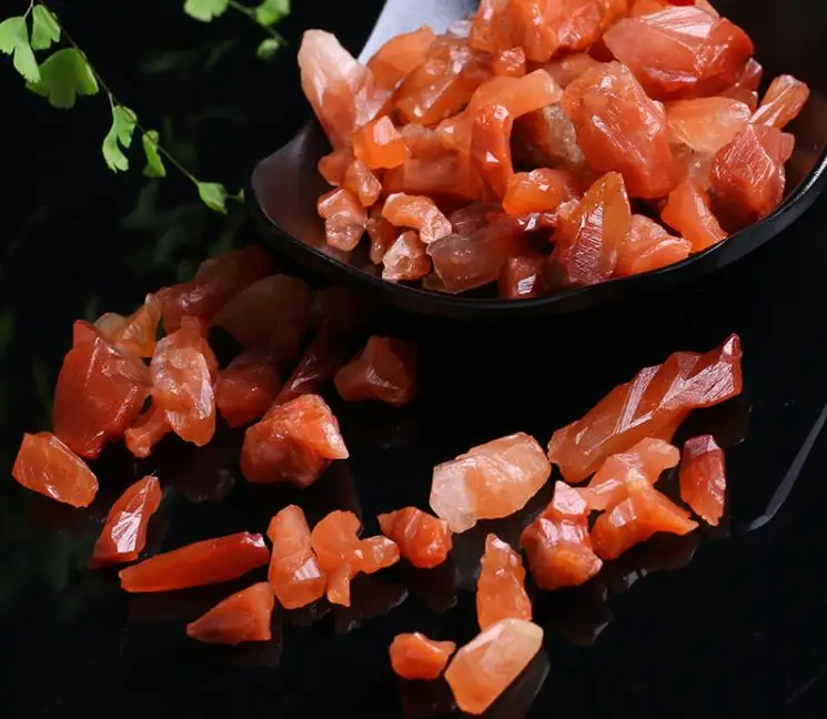 100g NATURAL RED CRYSTAL Rough QUARTZ ROCK CHIP STONES Healing | Дом и сад