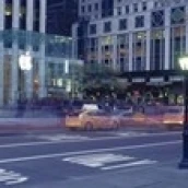 Движение по дороге Fifth Avenue Манхэттен Нью Йорк город штат США плакат печать
