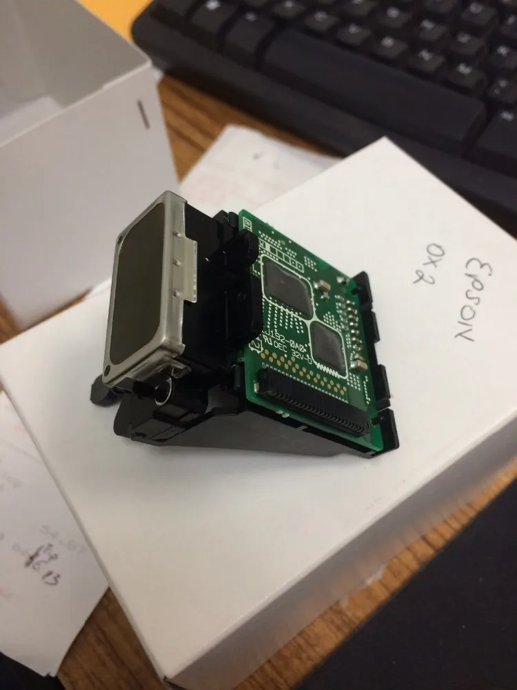 F056030 F056010 оригинальная 99% Новая Черная печатающая головка для Epson DX2 цветная 1520 1520K 3000 800 800N PRO 5000