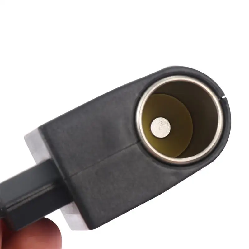 Розетка для автомобильного прикуривателя 220 В переменного тока в 12 постоянного