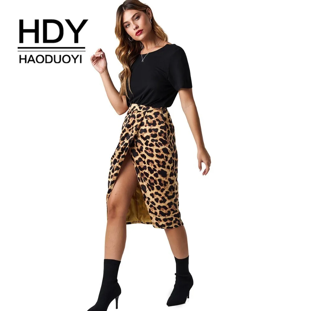 Женский топ с коротким рукавом HDY Haoduoyi черный однотонный открытой спинкой и