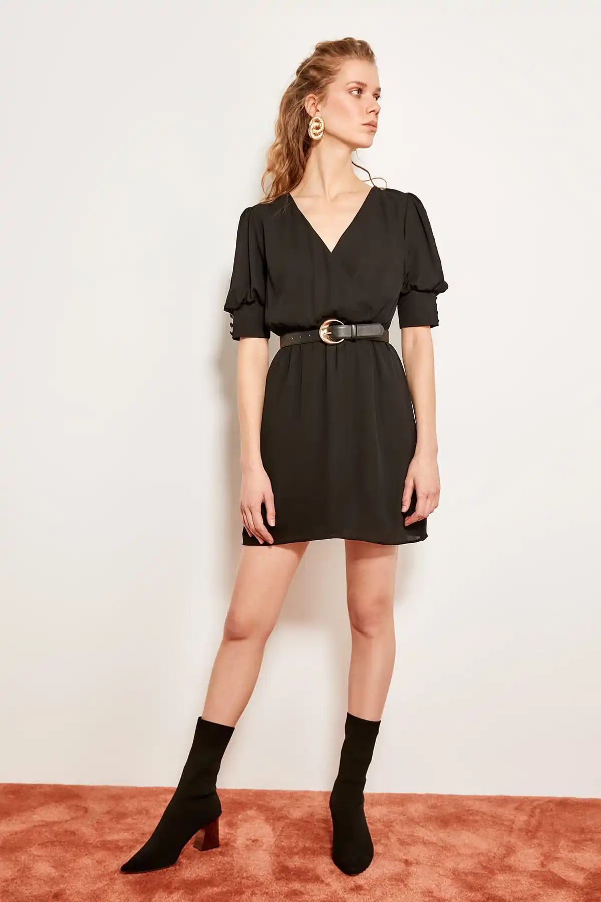 Trendyol Details Arm Button Black Dress TOFSS19WX0004 | Женская одежда