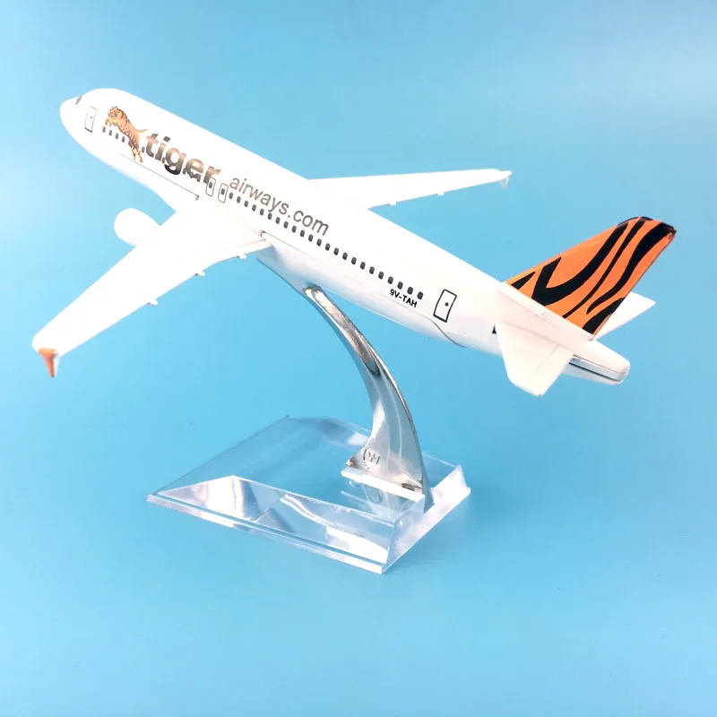 Модель самолета Литые металлические модели самолетов 16 см 1:400 Tiger Airlines A320 модель