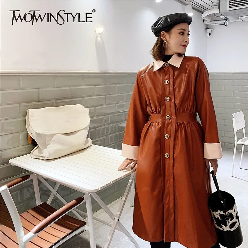 TWOTWINSTYLE Тренч из искусственной кожи для женщин в стиле пэчворк с длинным рукавом