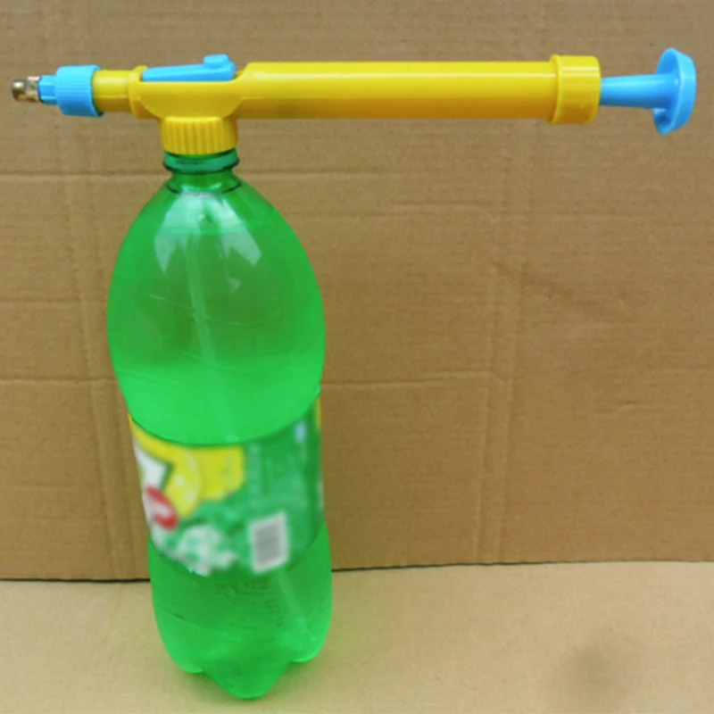 

Fashion 1PC Trolley Gun Plastic Spraying Head Pressure Water Sprayer Juice Bottles Interface Mini Toy