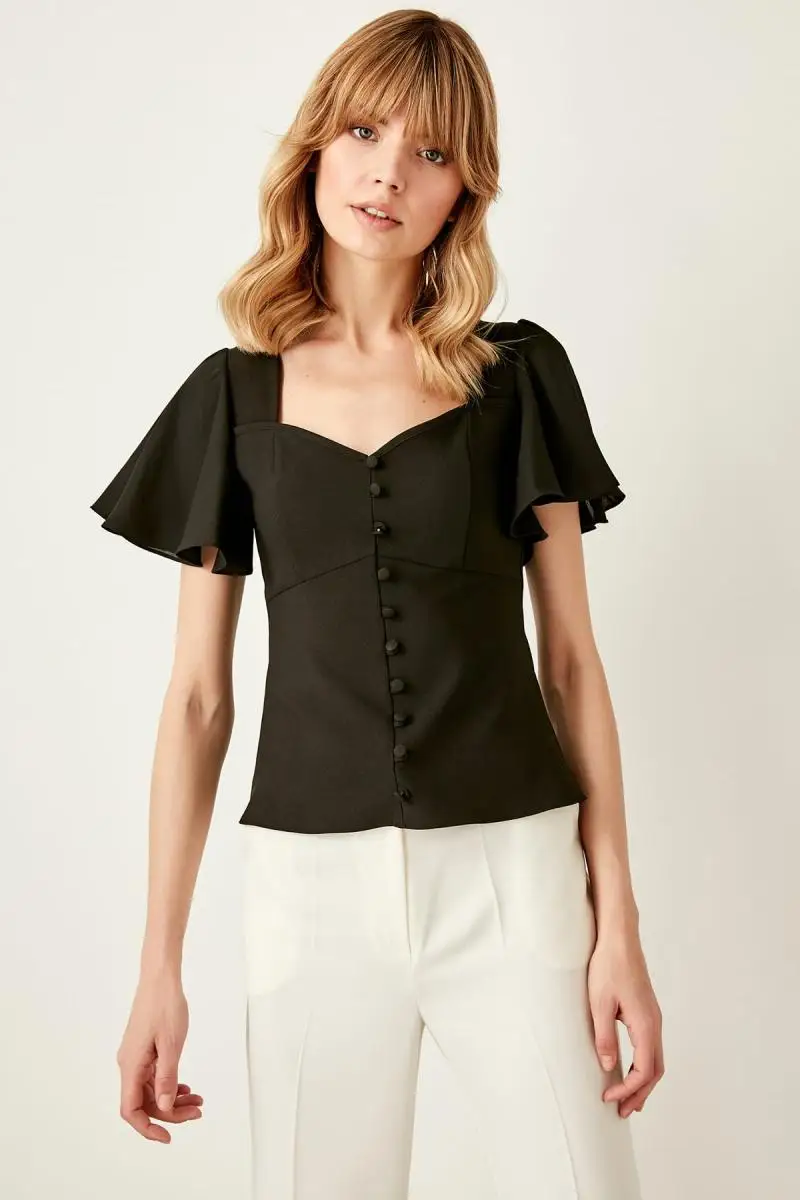 Trendyol черный рукав с деталью Bluz TWOSS19BB0366 |