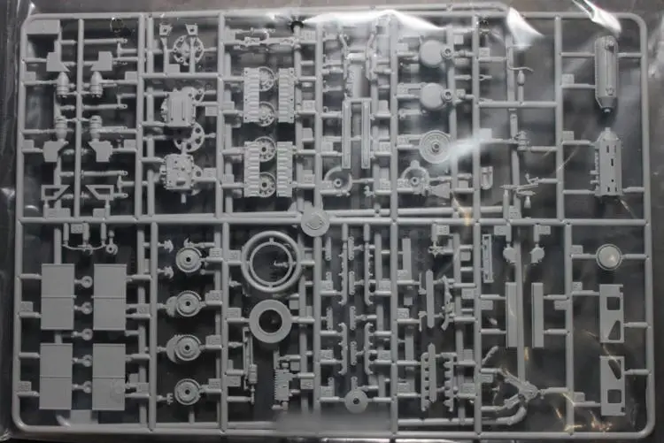 Бак Hobbyboss 1/48 84809 русский T34/85 1944 с угловым шарниром | Игрушки и хобби