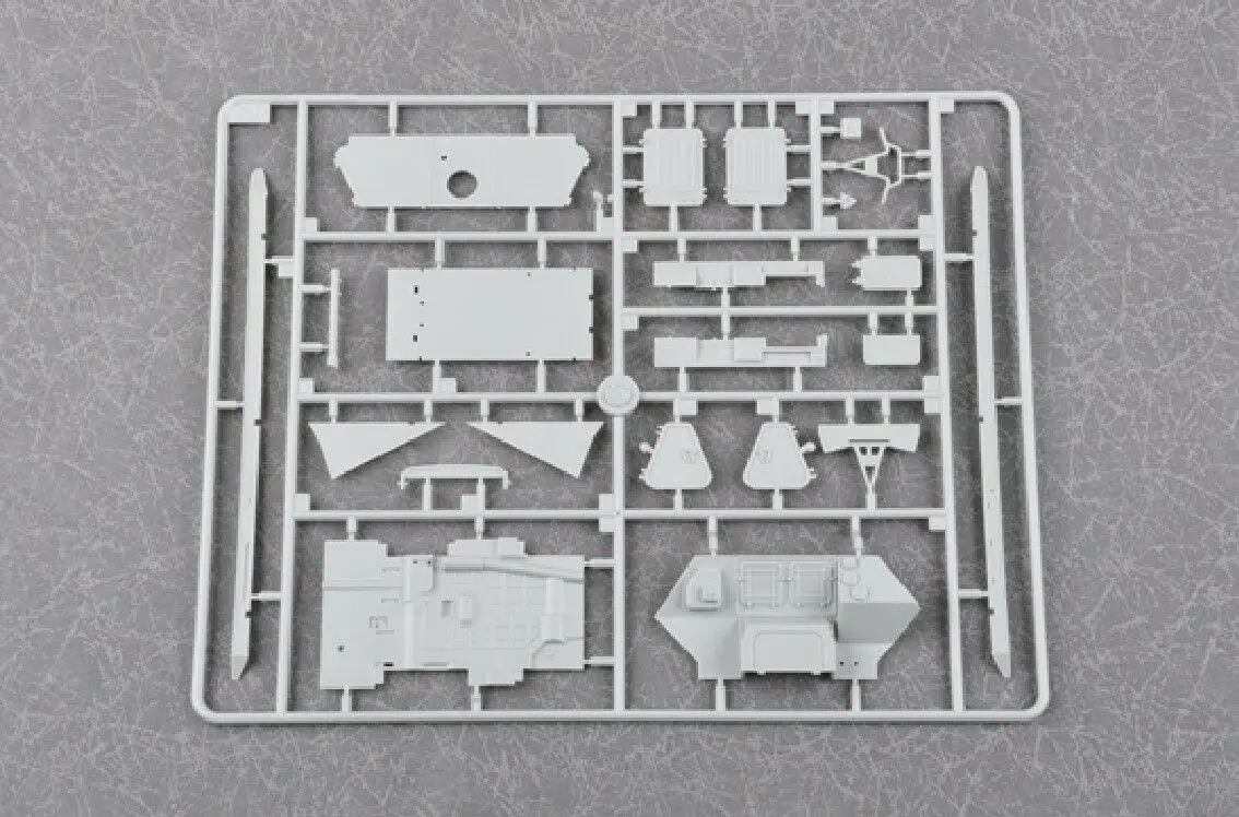 Trumpeter 1/35 01593 Россия APC | Игрушки и хобби