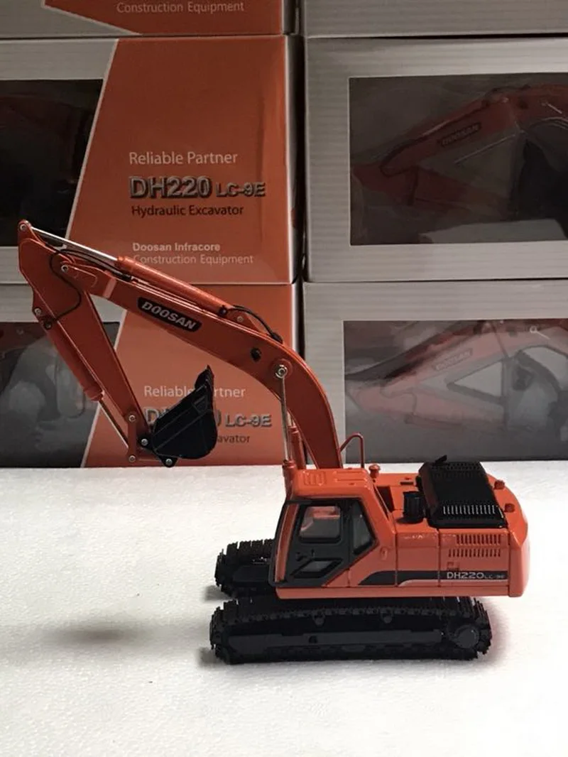 1/40 DOOSAN DH220LC-9E гидравлический экскаватор с металлической гусеницей Игрушечная