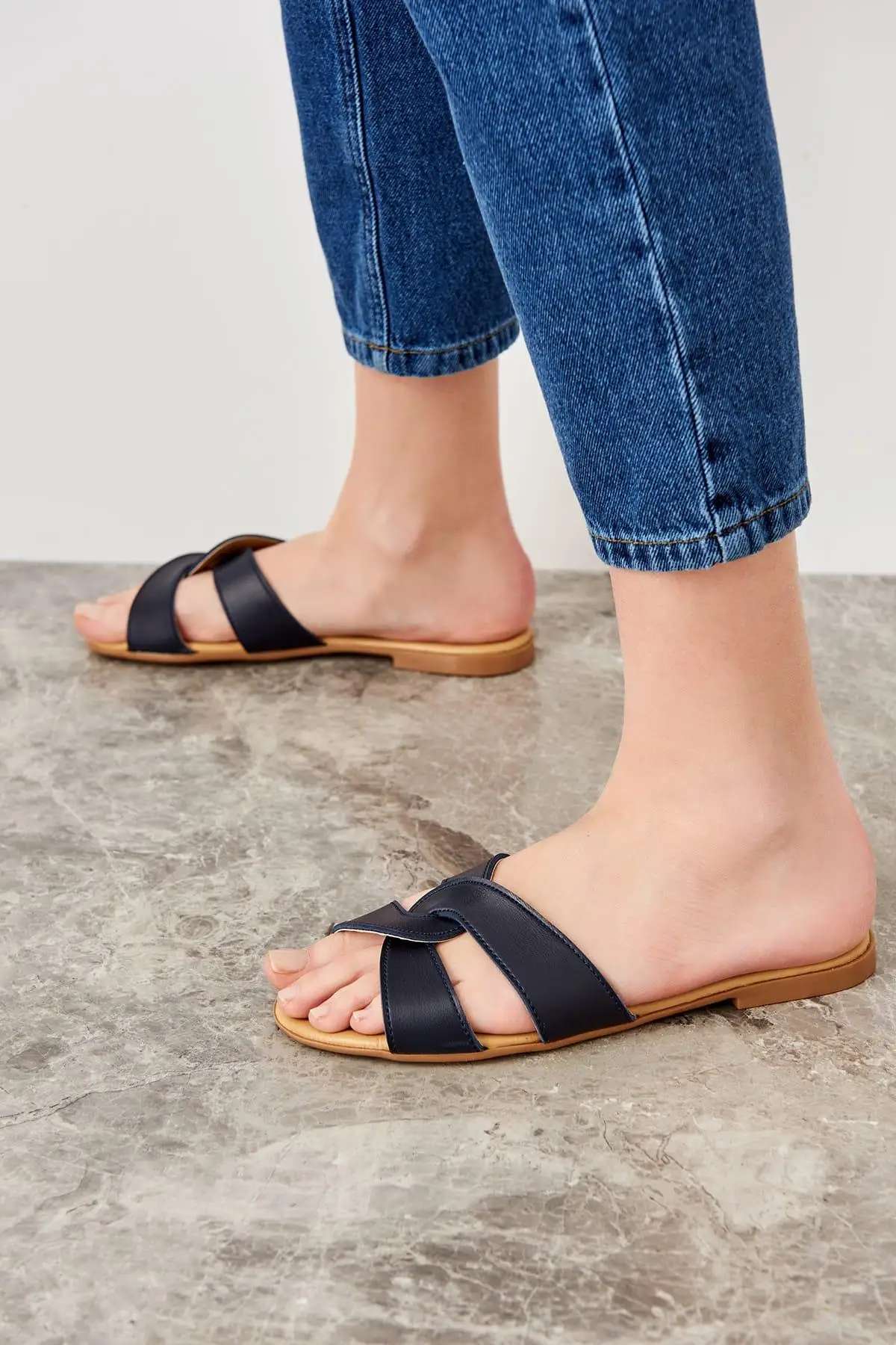 Trendyol темно синие женские тапочки TAKSS19OZ0032|Тапочки| |